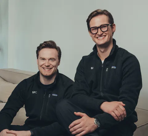 Jan Niklas Steg und Konstantin Küstermann im Sunpeak-Büro